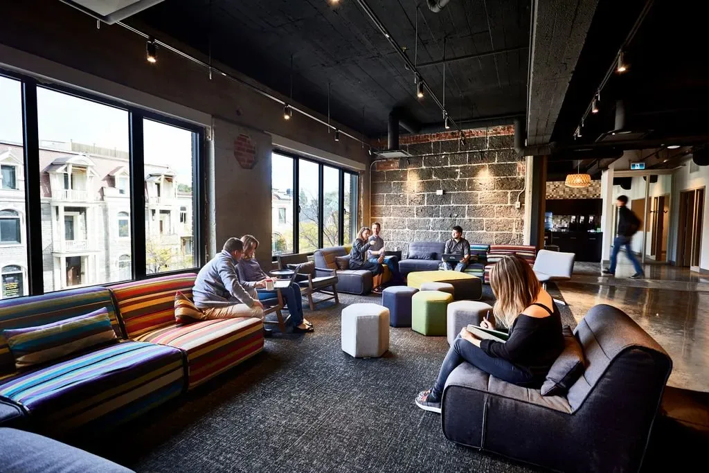 Lounge and breakout area in the Aloweb workspace